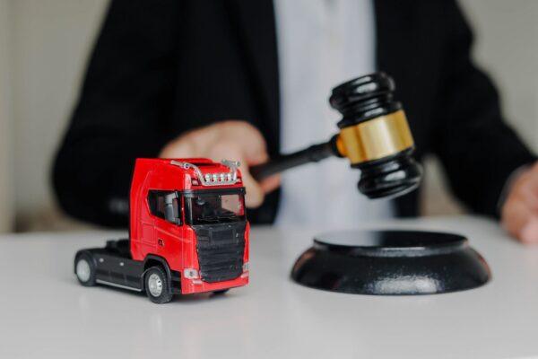 What Does a Truck Accident Lawyer Do?